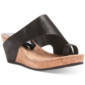 Donald Pliner GYER Wedge Toe Ring Sandal in Distressed Black Metallic Sz 11